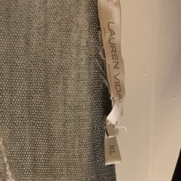 This is a gorgeous light EUC sweater - Picture 2 of 4